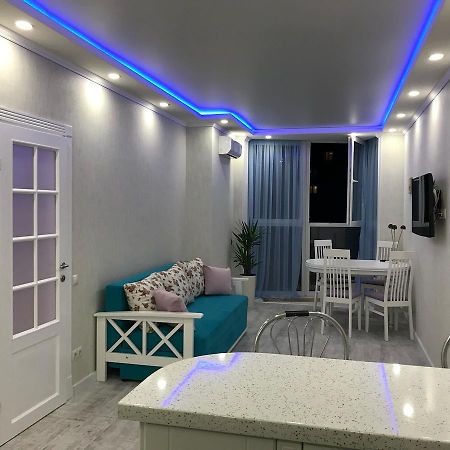 Luxe Apartment On Drahomanova Kiev Buitenkant foto