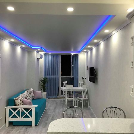 Luxe Apartment On Drahomanova Kiev Buitenkant foto