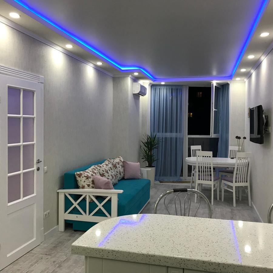 Luxe Apartment On Drahomanova Kiev Buitenkant foto