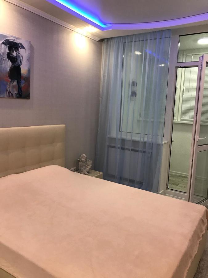 Luxe Apartment On Drahomanova Kiev Buitenkant foto
