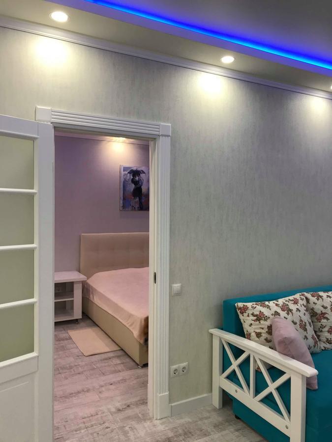 Luxe Apartment On Drahomanova Kiev Buitenkant foto